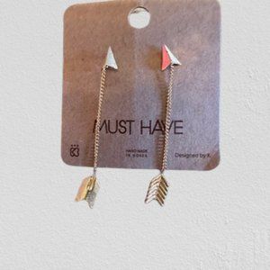 Long Arrow Earrings Boutique  12576  NWT
